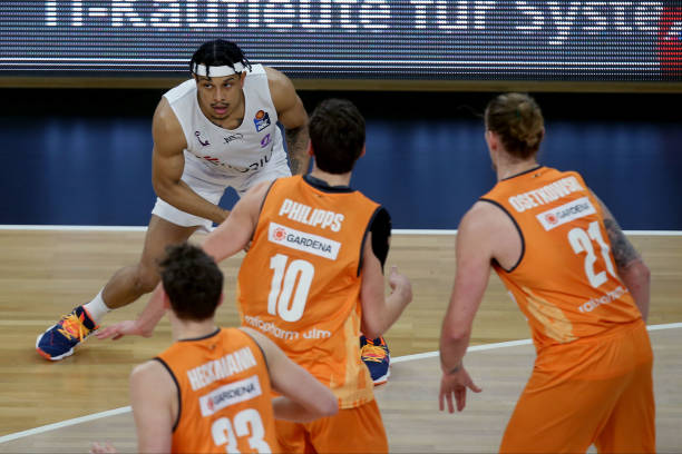 有因年少成 有因年少成